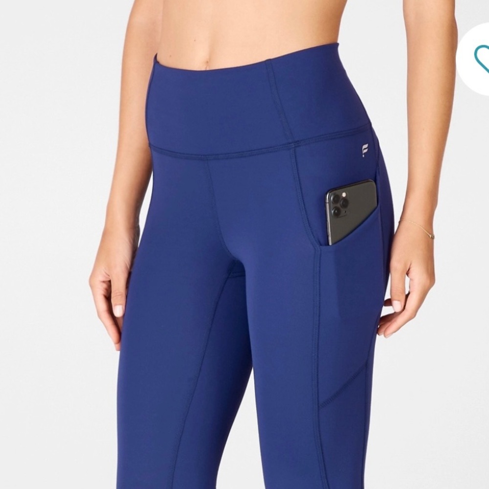 Fabletics Oasis Twist 7/8 Yoga Legging
